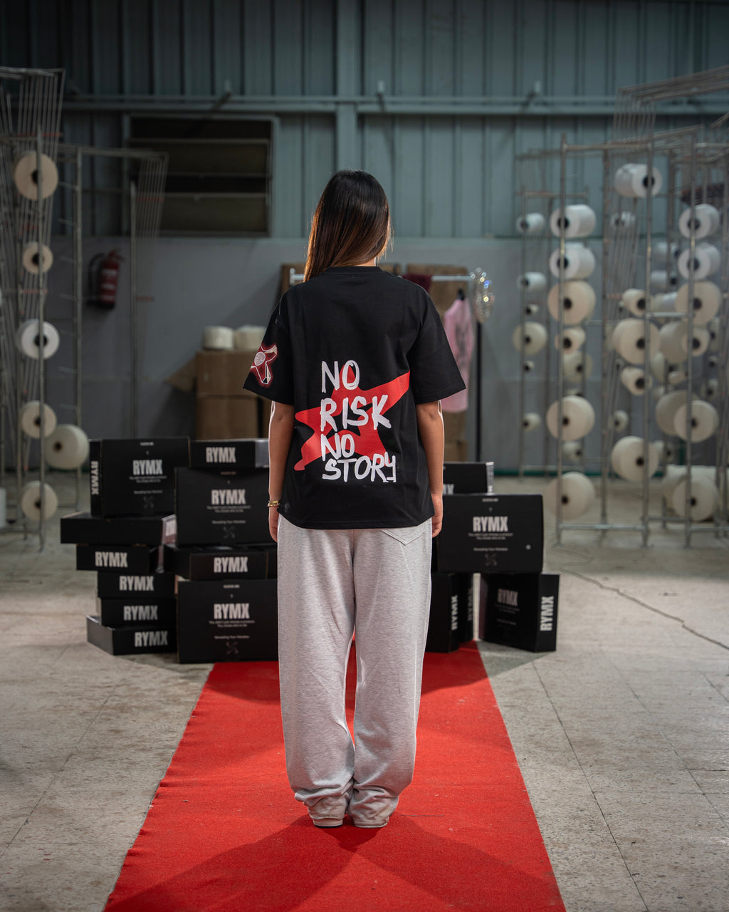 NO RISK NO STORY BLACK TEE